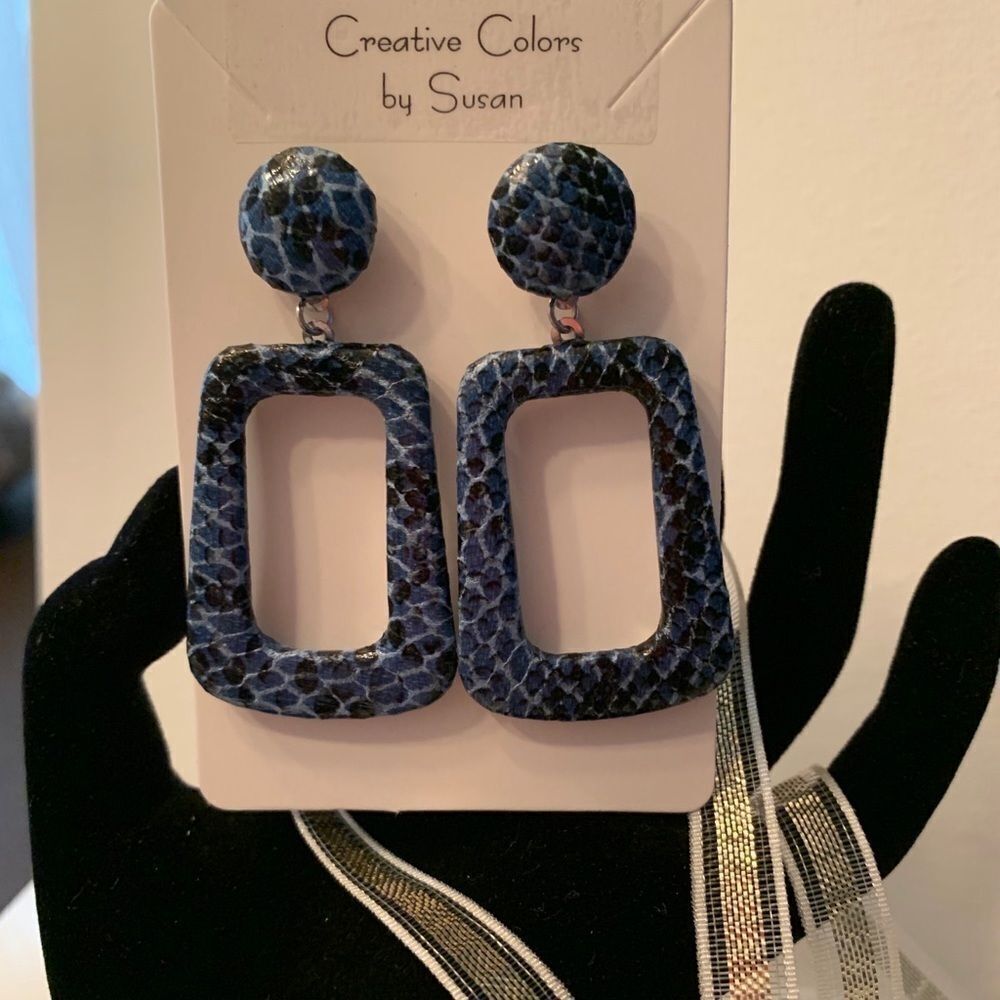 GEOMETRIC FAUX LEATHER EARRINGS